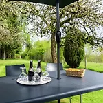 Charming In Nyaraló Chiny